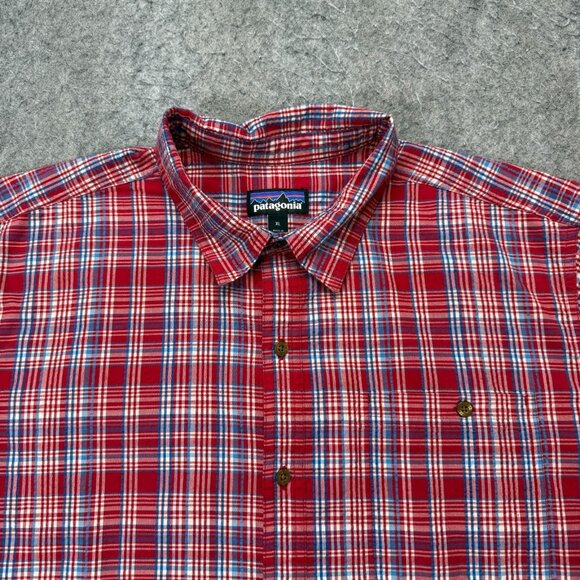 Patagonia Puckerware Seersucker Button Up Shirt Men XL Red Plaid Short Sleeve - Picture 1 of 15
